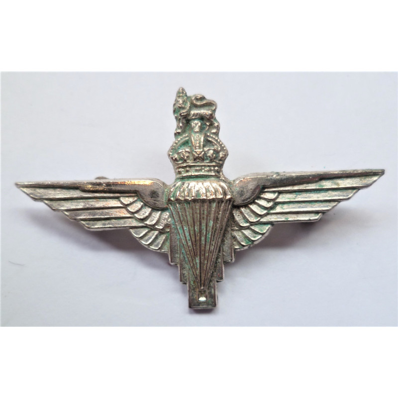 WW2 Parachute Regiment Collar Badge Brooch Fitting