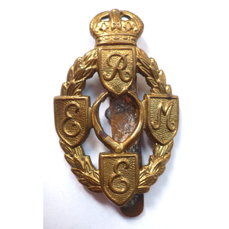 Royal Electrical Mechanical Engineers REME Cap Badge
