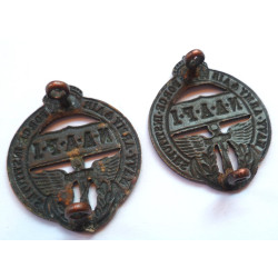 Pair Navy, Army and Air Force Institute N.A.A.F.I. Collar Badges