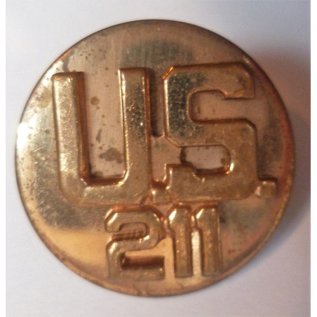 WWII United States 211th Company HQ Collar Disc Insignia Badge Type III Screw Back