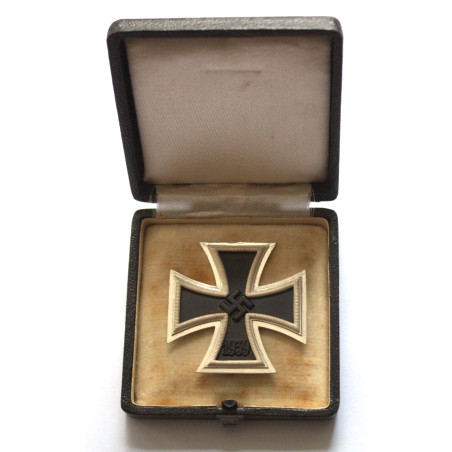 WW2 German Iron Cross 1st Class Cased Maker 26