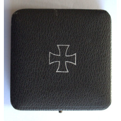 WW2 German Iron Cross 1st Class Cased Maker 20