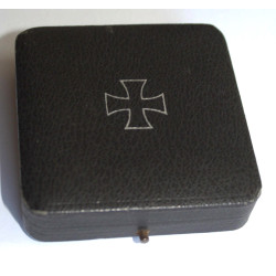 WW2 German Iron Cross 1st Class Cased Maker 20