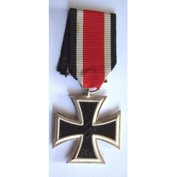 WW2 German Iron Cross 2nd Class Maker 3
