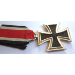 WW2 German Iron Cross 2nd Class Maker "3"