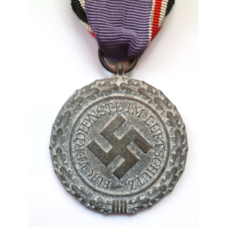 WW2 German Luftschutz Medal with Ribbon WW2 German Luftschutz Medal with Ribbon