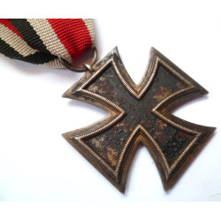 WW2 German Iron Cross 2nd Class Maker Marked 128