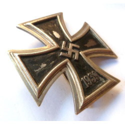 WWII German Iron Cross 1st Class Maker Marked 20