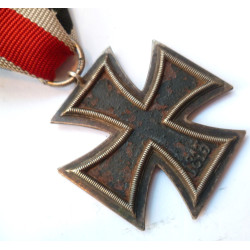 WWII German Iron Cross 2nd Class Maker Marked 128