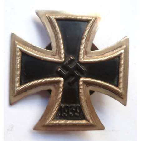 WW2 German Iron Cross 1st Class Screw Fitting L/12 WW2 German Iron Cross 1st Class Screw Fitting L/12