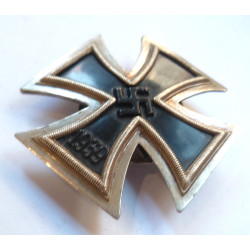 WW2 German Iron Cross 1st Class Screw Back Fitting L/12