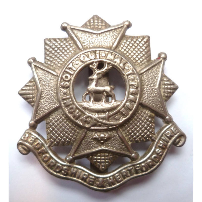 Bedfordshire & Hertfordshire Regiment Cap Badge British Army