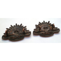 Pair WW1 Australia Collar Titles - Commonwealth