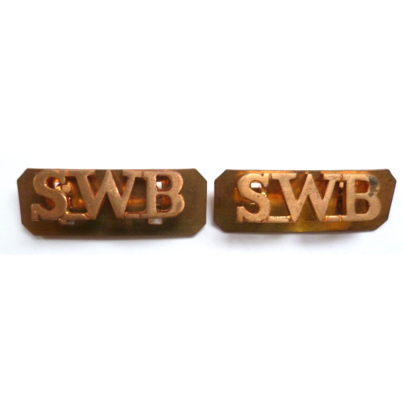 Pair South Wales Borderers Brass Shoulder Titles