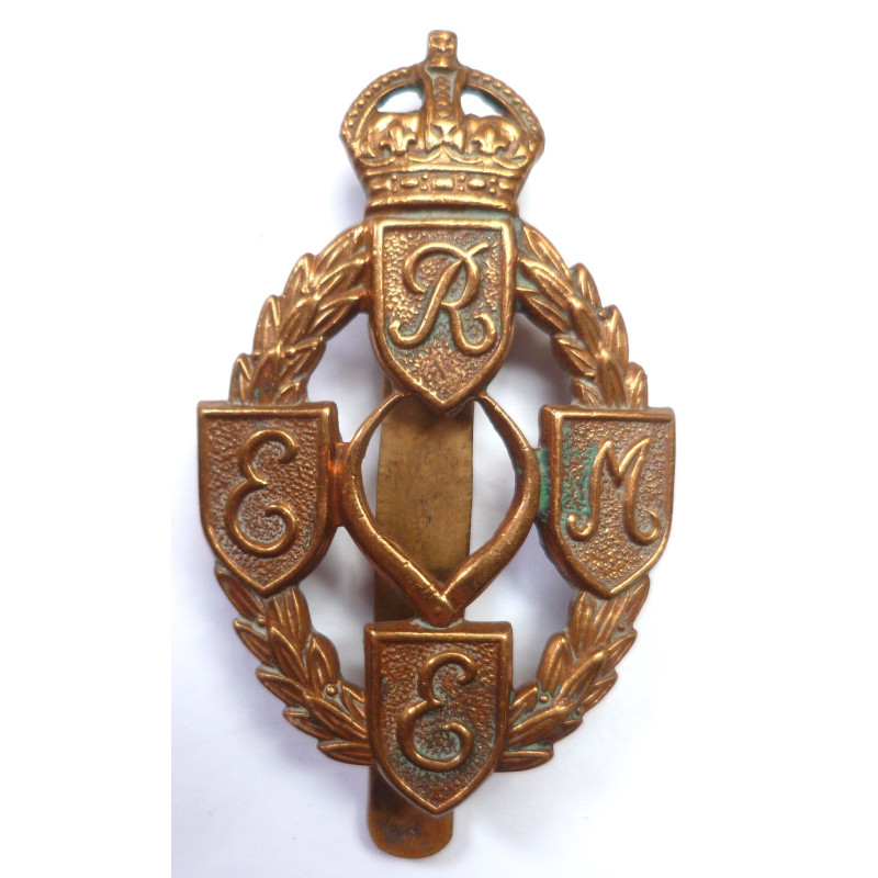 Royal Electrical Mechanical Engineers Cap Badge - REME British Army
