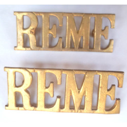 Pair Royal Electrical Mechanical Engineers Brass Shoulder Titles REME