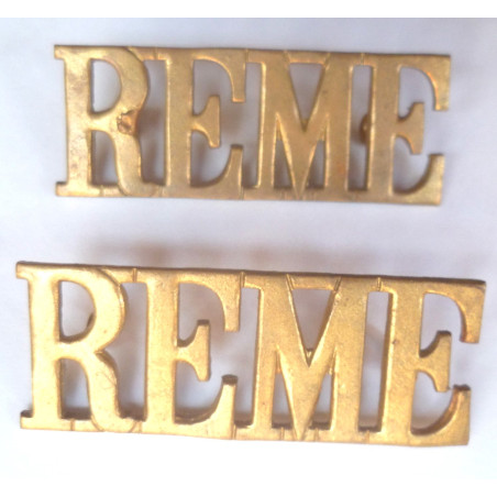 Pair Royal Electrical Mechanical Engineers Brass Shoulder Titles REME