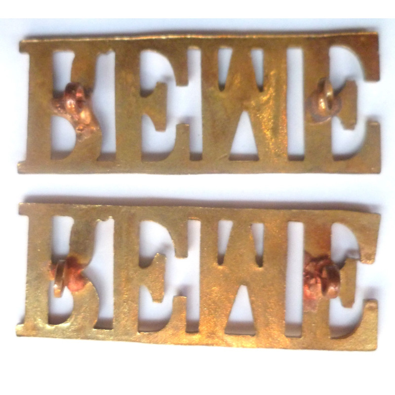 Pair Royal Electrical Mechanical Engineers Brass Shoulder Titles REME
