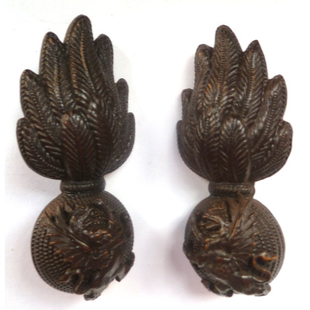 Pair of Royal Welsh Fusiliers Collar Badges/Dogs - British Military Insignia