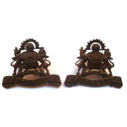 Pair WW1 Manchester Regiment Bronze Collar Dogs/Badges Cap Badge