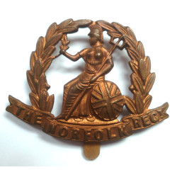 WW1 The Norfolk Regiment Economy All Brass Cap Badge - British Military Insignia