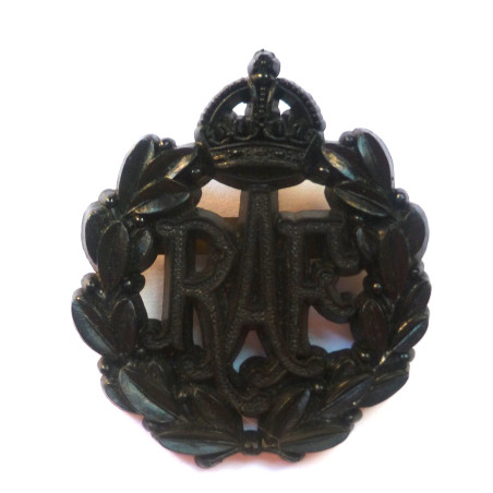 Royal Air Force Plastic Economy Cap Badge - RAF - British Military Insignia