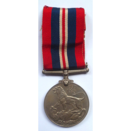 British WW2 1939 -1945 War Medal - British Military Campaign Insignia
