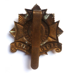 WW1 Bedfordshire Regiment All Brass Economy Cap Badge - British Military Insignia