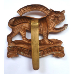 WW1 Leicestershire Regiment All Brass Economy Cap Badge - British Army Insignia