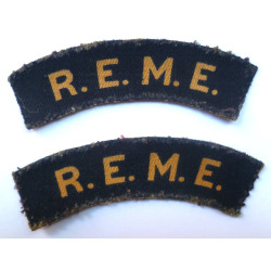 Pair WW2 Royal Electrical Mechanical Engineers Printed Cloth Shoulder Titles -REME- British Military Insignia