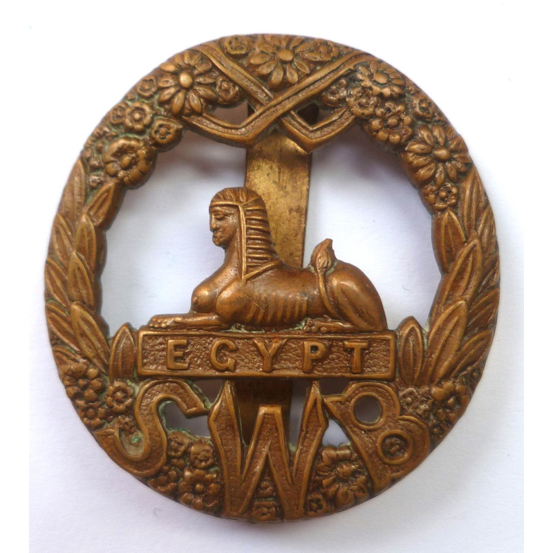 WW1 South Wales Borderers Regiment All Brass Economy Cap Badge - British Military Insignia