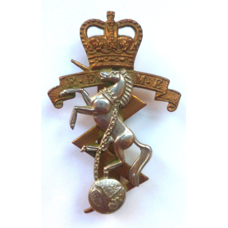 Royal Electrical Mechanical Engineers Cap Badge - REME- British Military Insignia