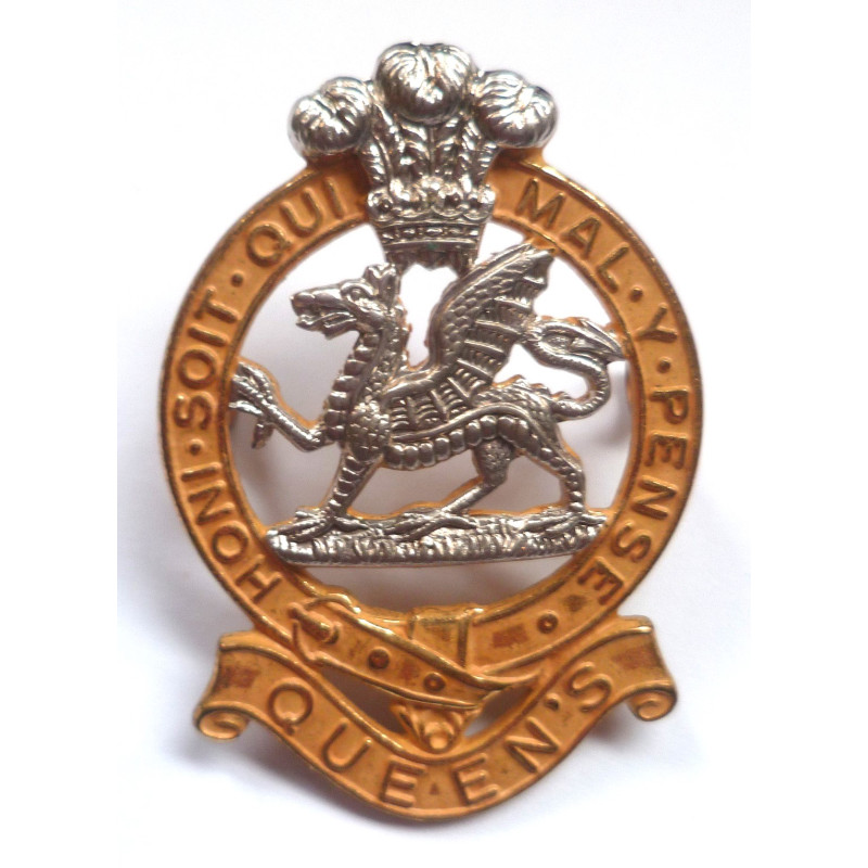 The Queen's Regiment Bi-Metal Cap Badge - British Military Insignia