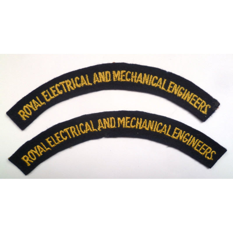 Pair WW2 Royal Electrical And Mechanical Engineers Shoulder Titles - REME - British Military Insignia