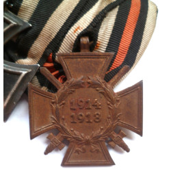 WW1 German 1914 Iron Cross 2nd Class and a Hindenburg Cross for Combatants Medal Group - German Imperial