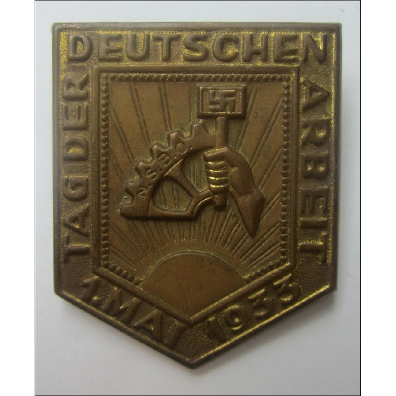 Third Reich 1933 N.S.B.O. Tag Der Deutschen Arbeit Badge